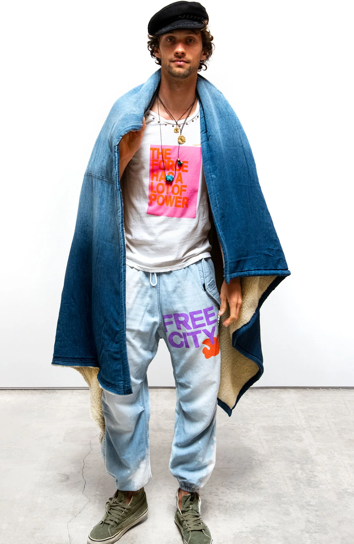 FREECITY X COMMUNE INDIGO SHERPA-BEAR BLANKET - Image 3